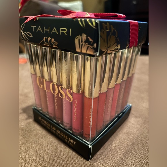 Tahari Lip Gloss Set - Pink and Red Shades - Picture 1 of 3